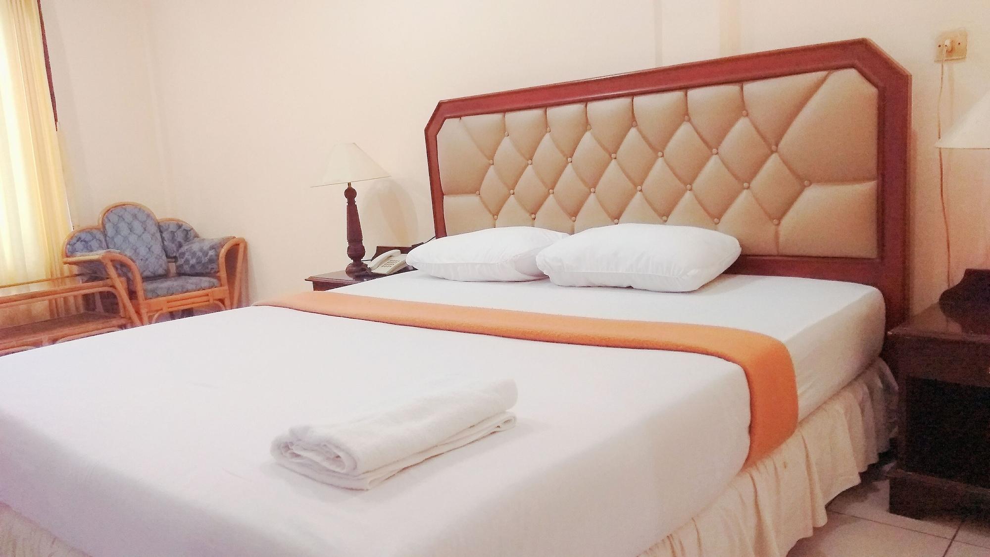 Serayu Hotel Тимика Экстерьер фото