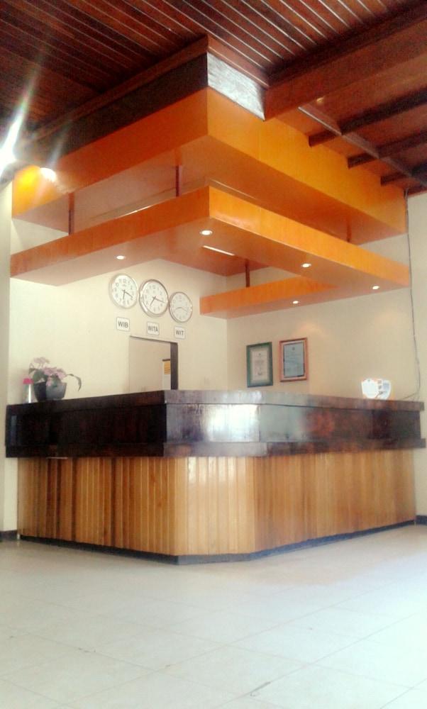 Serayu Hotel Тимика Экстерьер фото
