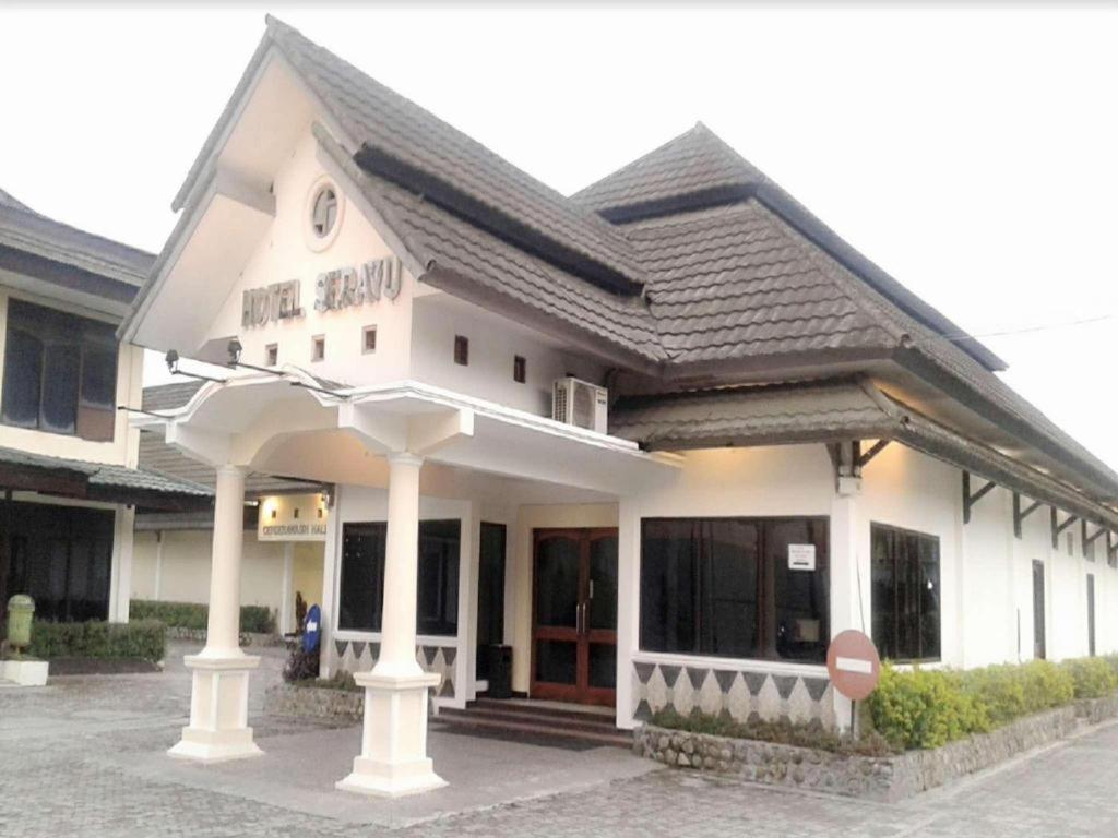 Serayu Hotel Тимика Экстерьер фото