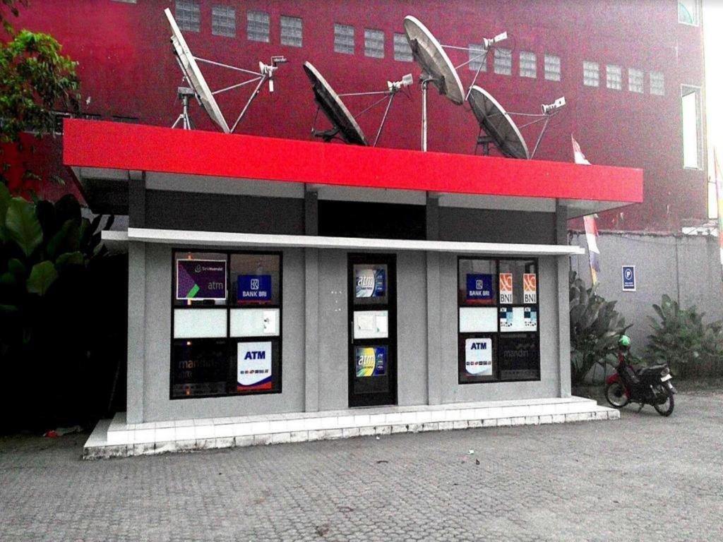 Serayu Hotel Тимика Экстерьер фото