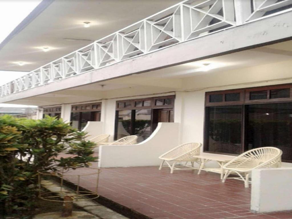 Serayu Hotel Тимика Экстерьер фото